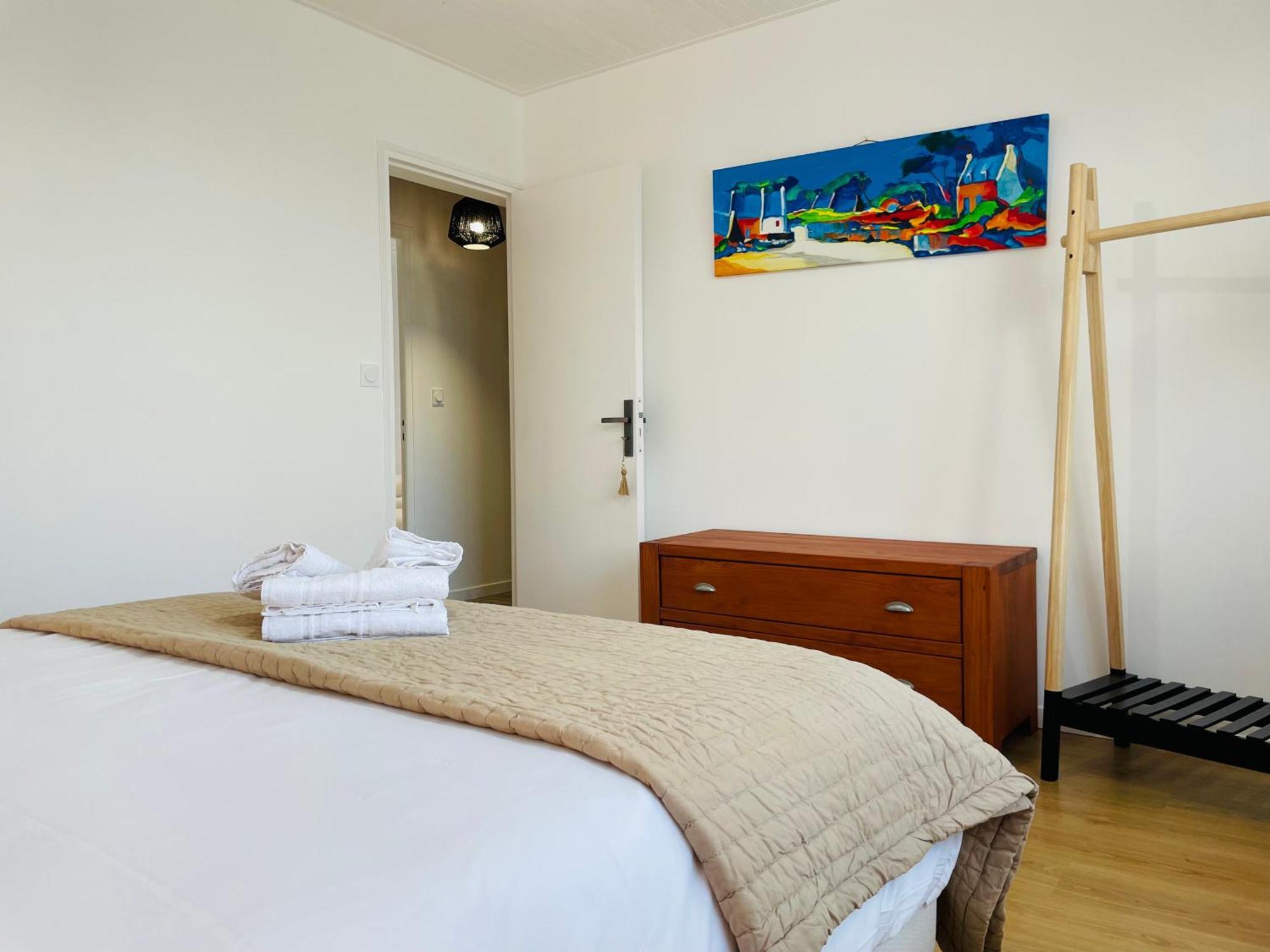 Holiday home La Delphiniere : Bord De Mer, Equipements De Qualite