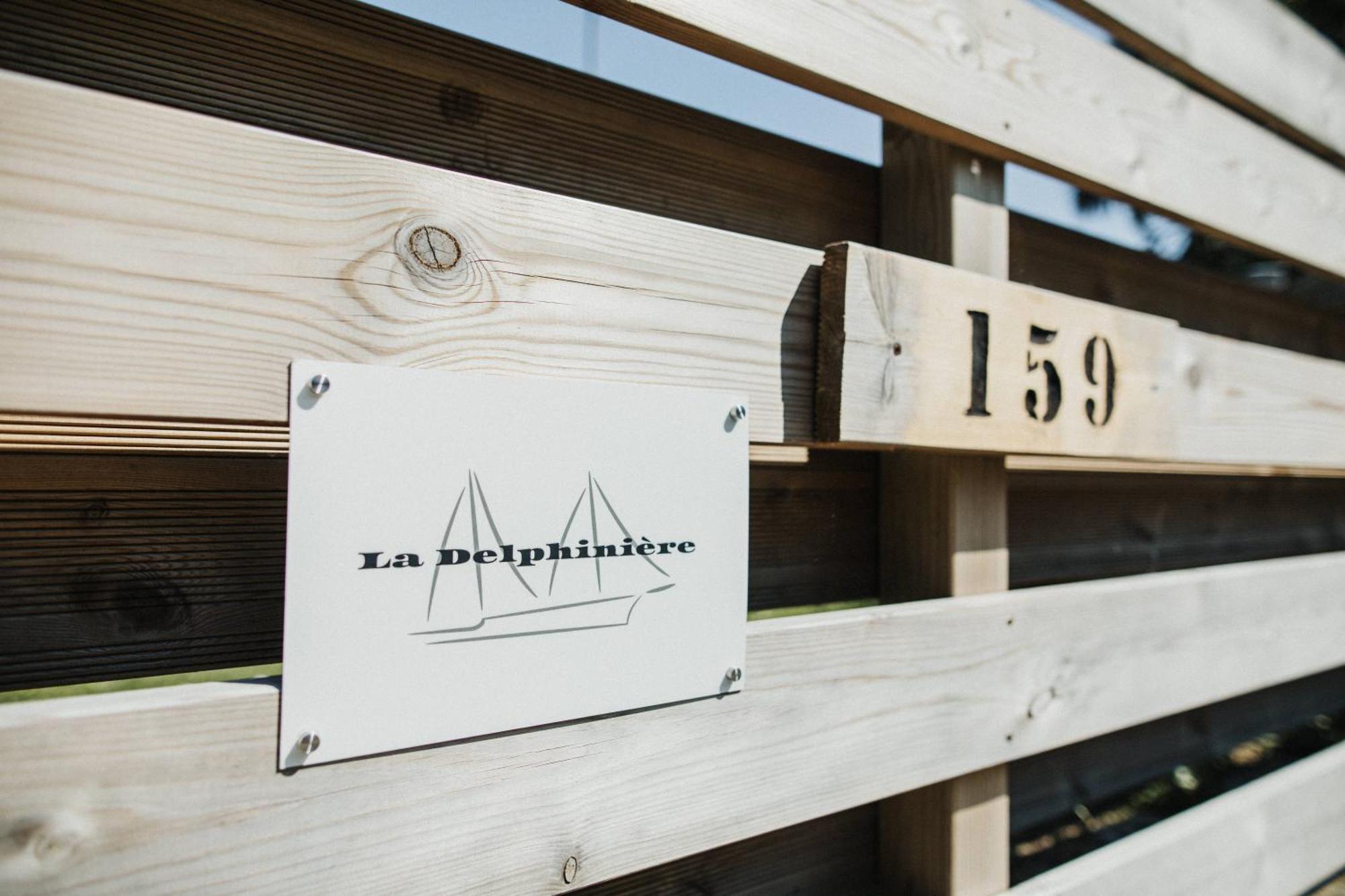 La Delphiniere : Bord De Mer, Equipements De Qualite *